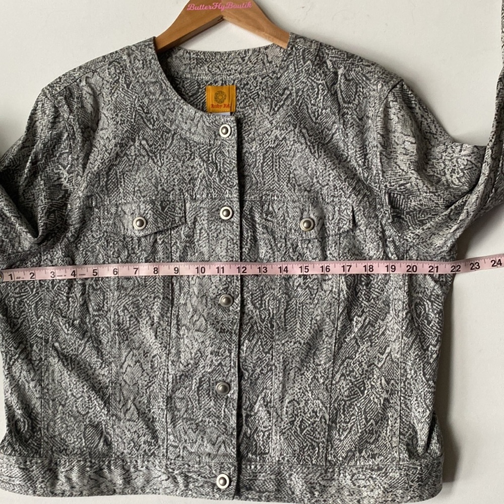 Ruby Rd. Long-sleeve snake printed jacket, Size 16 - Picture 8 of 10